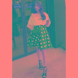 Button-accent Polka-dot Skirt