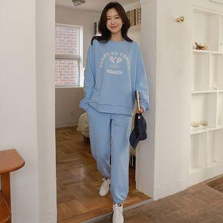 Set: Illustrated Sweatshirt + Jogger Pants