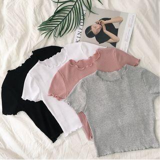 Lettuce Edge Short-sleeve Crop T-shirt