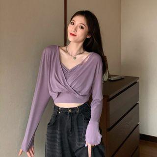 Set: V-neck Cropped Top + Spaghetti Strap Cropped Top