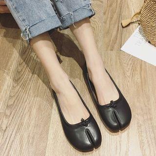 Faux Leather Split-toe Flats
