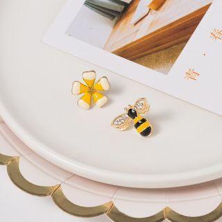 Flower Bee Stud Earrings Bee - One Size