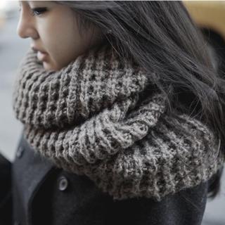 Waffle-knitted Circle Scarf