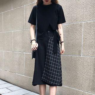 Plain Short Sleeve T-shirt / Window Pane Panel Midi Skirt