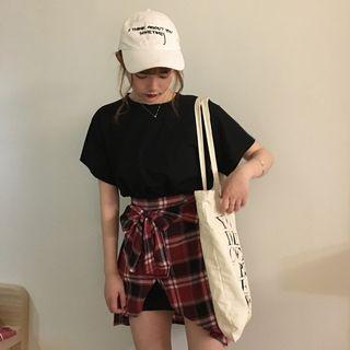 Set: Short-sleeve T-shirt + Plaid Tie-front A-line Skirt