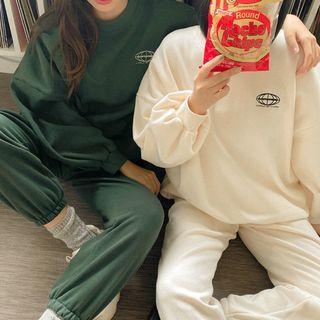 Globe Embroidery Sweatshirt