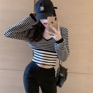 Long Sleeve V-neck Striped Cropped Knit Top
