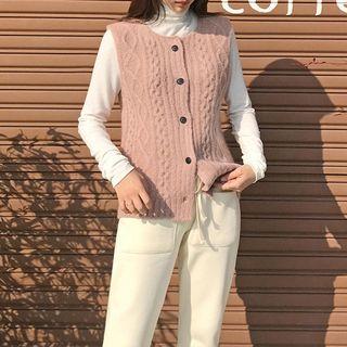 Round-neck Lightweight Cable-knit Vest
