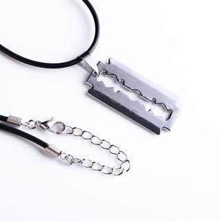 Razor Pendant Necklace