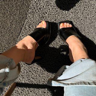 Chunky-heel Flap Mules