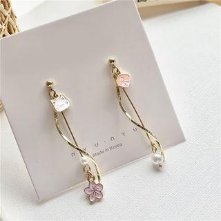 Non-matching Twisted Drop Earring / Ear Clip