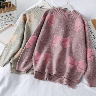 Ribbon-embossed Mock-neck Sweater