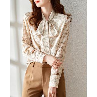 Tie-neck Lettering Blouse