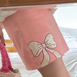 Bow Embroidered Wide Leg Shorts