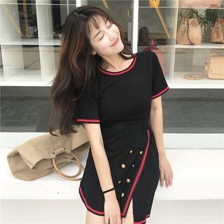 Set: Contrast Trim Short Sleeve Knit Top + Buttoned A-line Skirt
