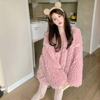 Fluffy Pullover / Lace Stockings