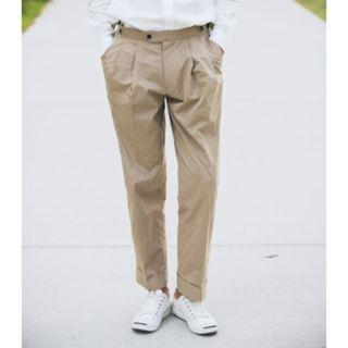 Pleat-front Tapered Pants