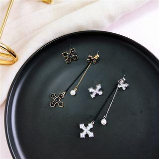 Asymmetric Cross Ear Stud