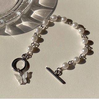Faux Pearl Butterfly Pendant Bracelet