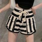 Striped Drawstring Shorts / Short-sleeve Cropped T-shirt / Set