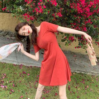 Plain Short-sleeve Slim-fit A-line Dress