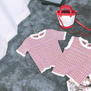 Two Type Of Knit Top