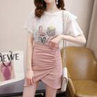 Short-sleeve Lace Trim Print T-shirt / Plain Mini Skirt / Set