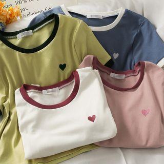 Contrasted Heart-embroidered Crop T-shirt In 5 Colors
