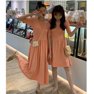 Plain Short-sleeve A-line Dress / Midi Dress