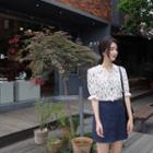 Elbow-sleeve Tie-front Floral Top
