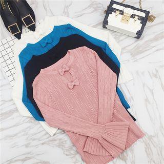 Tie-neck Ruffled Knit Top