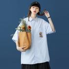 Elbow-sleeve Pinstriped Bear Print Shirt