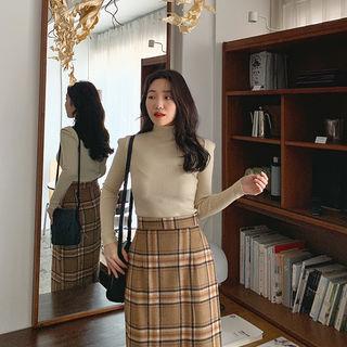 Turtleneck Sharp-shoulder Rib Knit Top