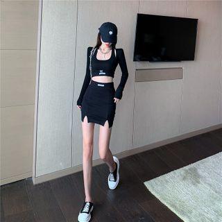 U-neck Printed Tank Top / Plain Cropped Cardigan / High-waist Skinny Mini Skirt