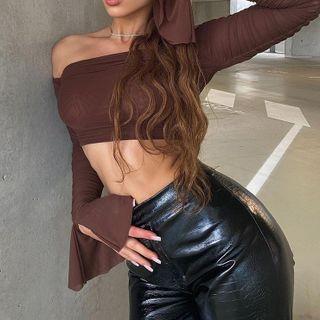 Plain Long-sleeve Off-shoulder Cropped Top