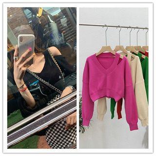 Cropped V-neck Cut-out Sweater