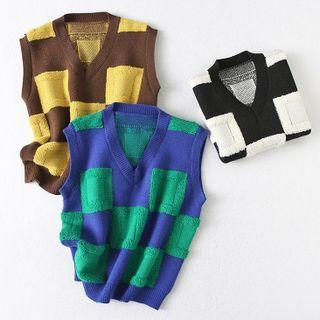 V-neck Checkered Sweater Vest