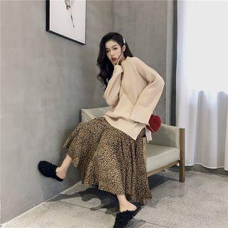 Plain Sweater / Spaghetti Strap Leopard Print Midi Dress