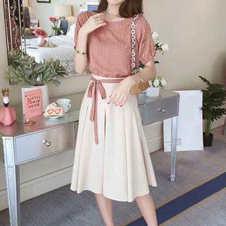 Set: Short-sleeve Gingham Blouse + A-line Skirt