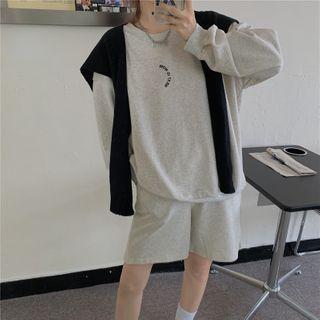 Lettering Sweatshirt / Shorts