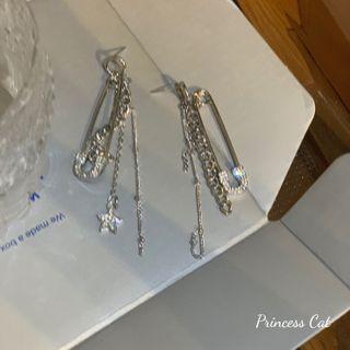 Safety Pin Star Rhinestone Asymmetrical Fringed Earring