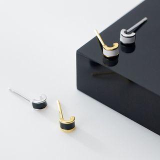 Non-matching 925 Sterling Silver Earring