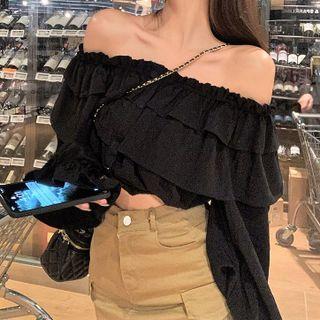 Off-shoulder Blouse / Cargo Mini Skirt