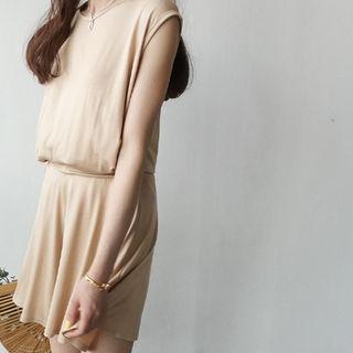 Set: Round-neck Top + Band-waist Shorts