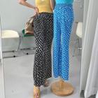 Daisy-pattern Flared Pleated Pants