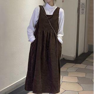 Mock-turtleneck Pullover / Midi Pinafore Dress