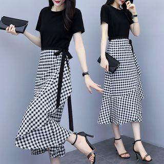 Set: Short-sleeve T-shirt + Gingham Check Midi Skirt