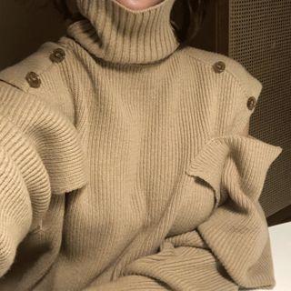 Buttoned Cold-shoulder Sweater