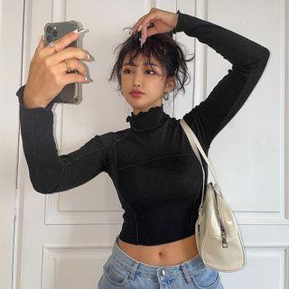 Mock-neck Lettuce-trim Crop Top