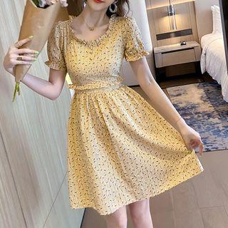 Wood Ear Trim Short-sleeve Panel Dress